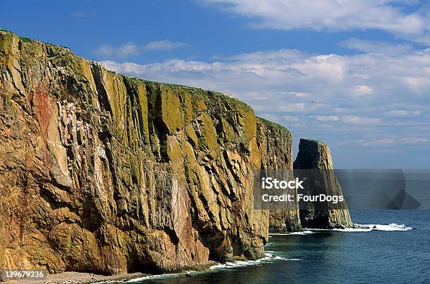 Roche Perce In Quebec - Fotografie stock e altre immagini di Ambientazione esterna - Ambientazione esterna, Canada, Composizione orizzontale