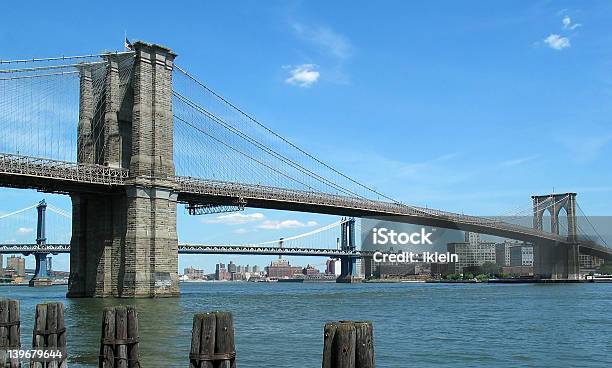 Brooklyn И Манхэттен Мосты — стоковые фотографии и другие картинки Башня - Башня, Без людей, Большой город