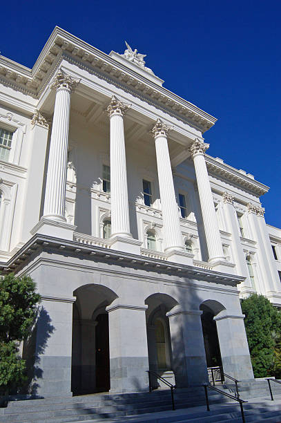 istock Side of California State Capitol building 139680588