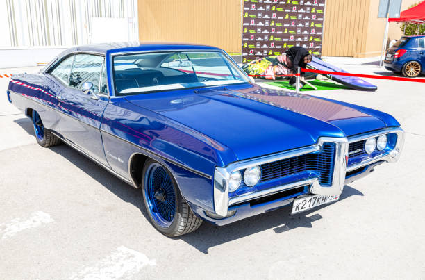 Pontiac Bonneville 1968 vehicle Samara; Russia - May 8; 2022: Pontiac Bonneville 1968 vehicle at the city street; oldtimer show. Pontiac was an American automobile brand owned; manufactured; and commercialized by General Motors bonneville salt flats stock pictures, royalty-free photos & images