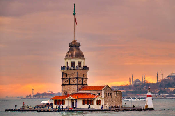 tour de léandre - istanbul üsküdar maidens tower tower photos et images de collection