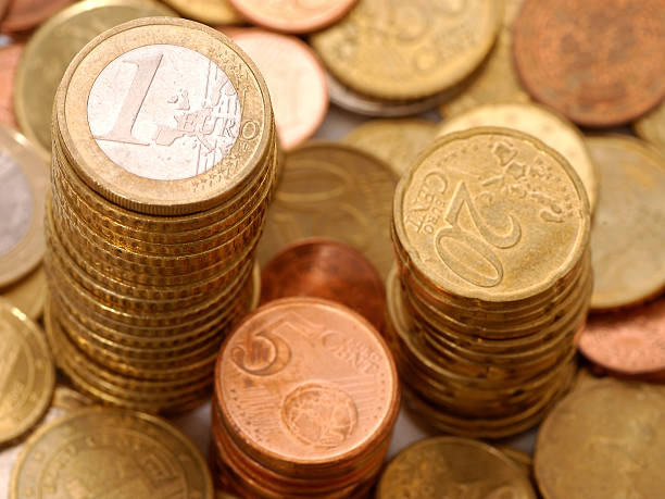 istock Pile of Euro coins 139687009