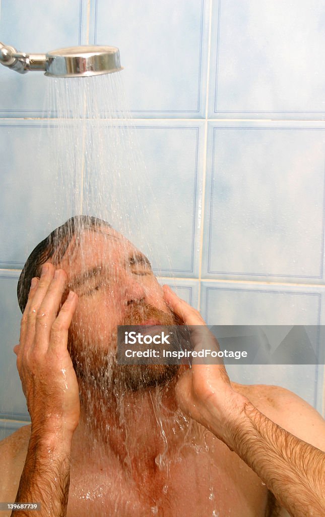 Long Hot prysznic - Zbiór zdjęć royalty-free (Mężczyźni)