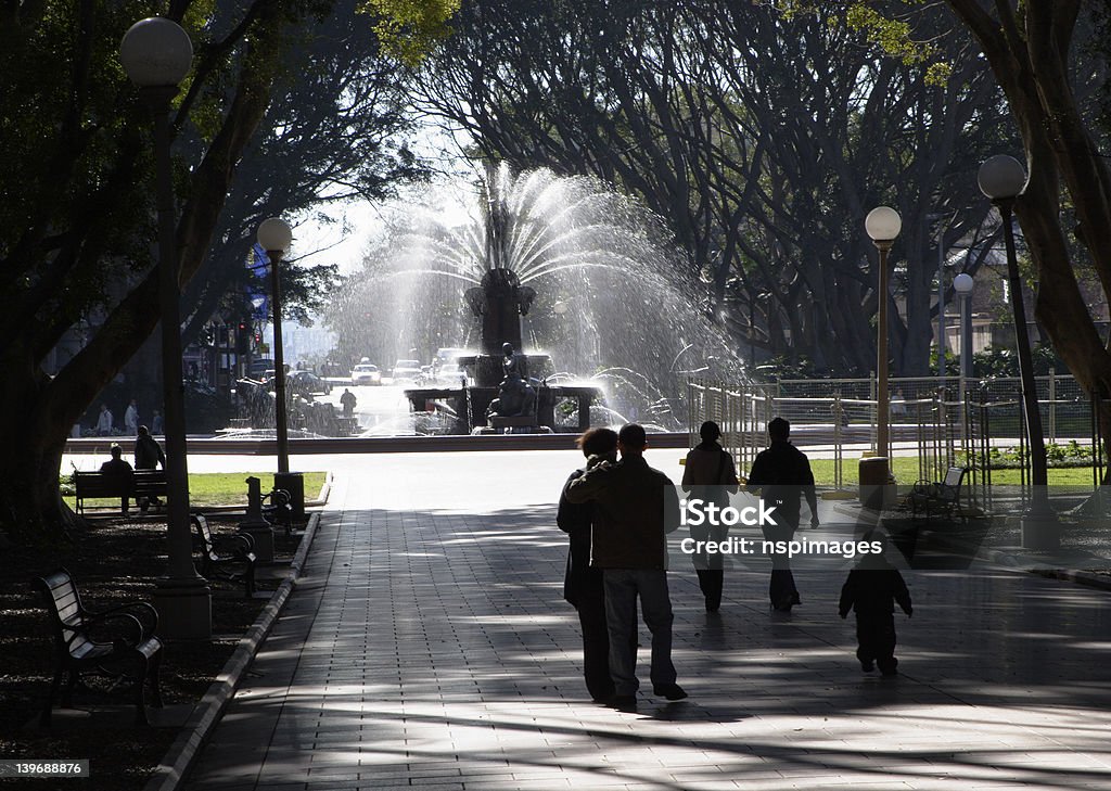 Promenade de la fontaine - Photo de Piéton libre de droits