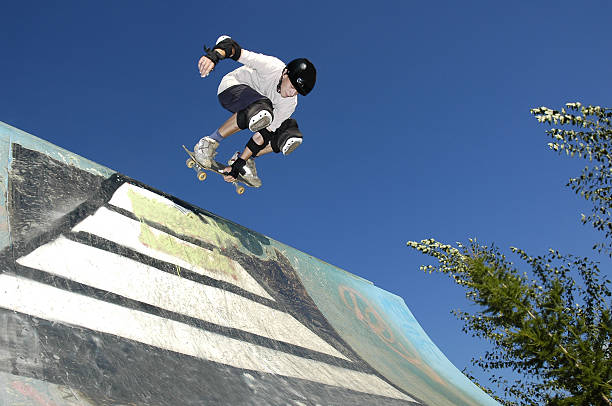 praticante de skate - skateboard contest imagens e fotografias de stock