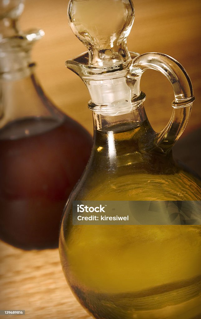 Aceite cruets - Foto de stock de Aceite de oliva libre de derechos