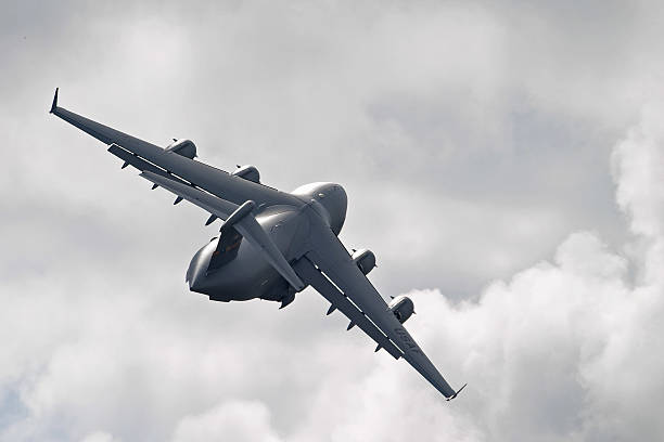C-17 Globemaster III C-17 in flight us air force photos stock pictures, royalty-free photos & images