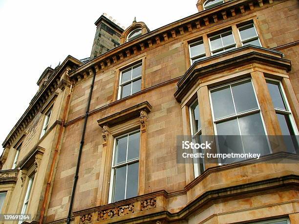 Cortiços De Glasgow - Fotografias de stock e mais imagens de Janela de Guilhotina - Janela de Guilhotina, Cornija - Caraterística Arquitetural, Escócia