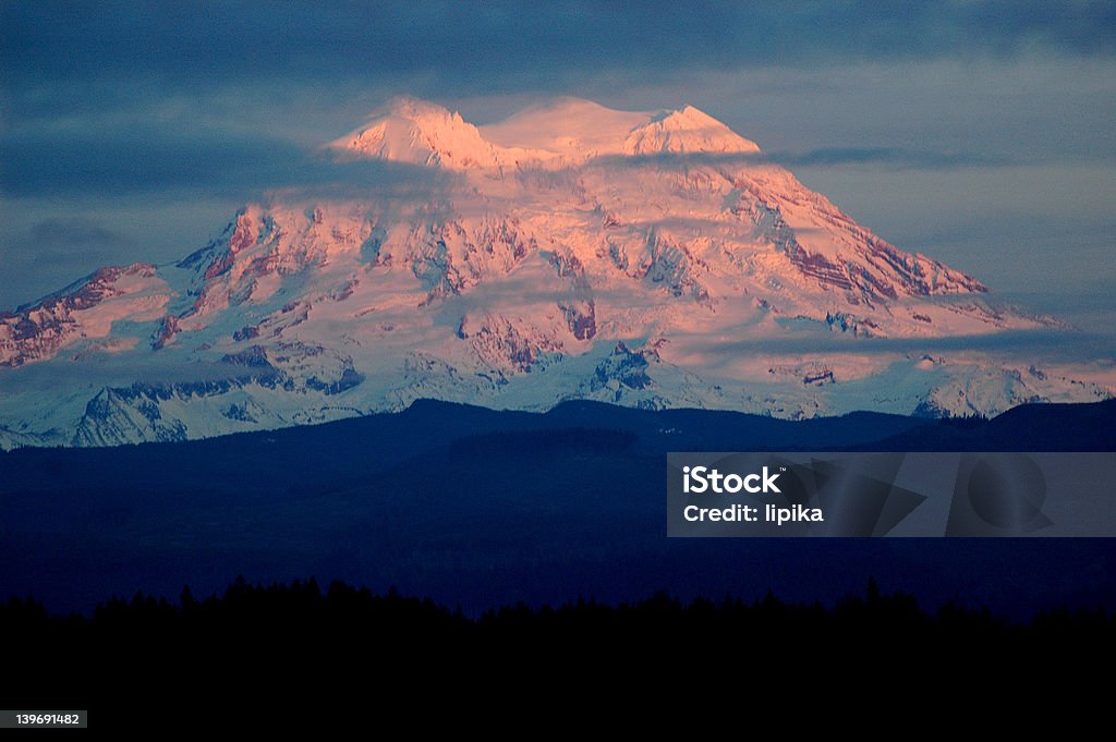 Tope Mt. Rainier - Foto de stock de Aire libre libre de derechos