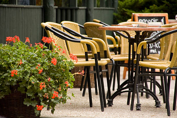 istock Outdoor cafe 139692118