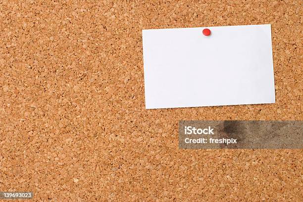Pinboard Stockfoto und mehr Bilder von Abschicken - Abschicken, Ankündigung, Anschlagbrett
