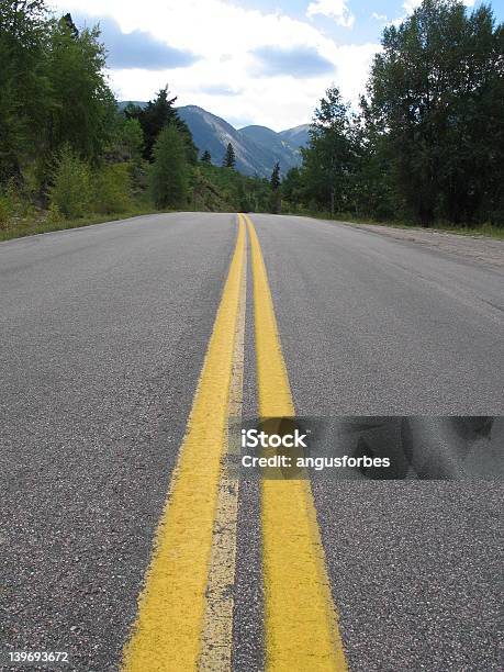 Foto de American Estrada e mais fotos de stock de Amarelo - Amarelo, Estrada, Estrada da vida