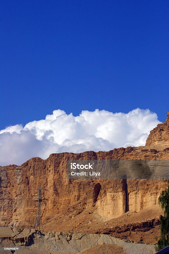 cliff la montaña - Foto de stock de Acantilado libre de derechos