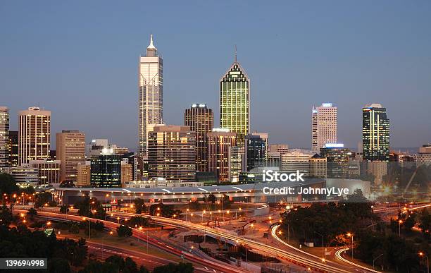 City Skyline W Zmierzchu - zdjęcia stockowe i więcej obrazów Australia - Australia, Bez ludzi, Biurowiec