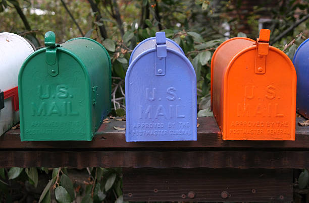 kolorowe skrzynek poczty elektronicznej - mailbox multi colored mail usa zdjęcia i obrazy z banku zdjęć