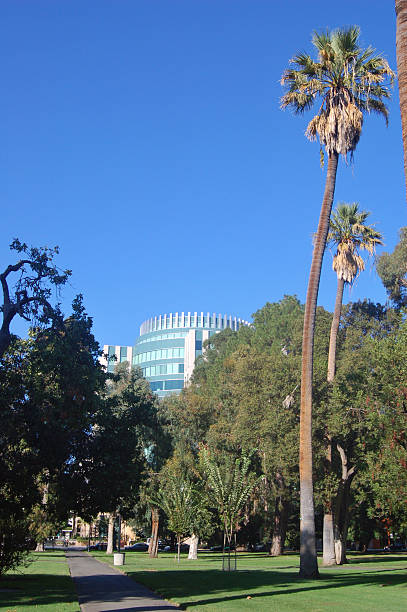 istock California Corporate Building 139696294