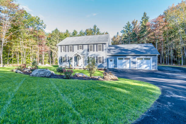 istock Beautiful traditional style home 1396963213