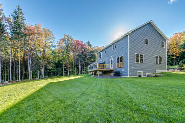 istock Rear view of a new home 1396963225