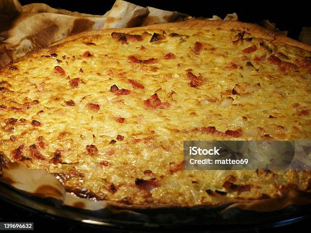 Quiche Lorraine - zdjęcia stockowe i więcej obrazów Bez ludzi - Bez ludzi, Fotografika, Francuska kuchnia