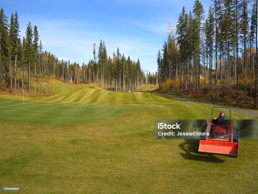 Toilettage le parcours de golf - Photo de Réparer libre de droits