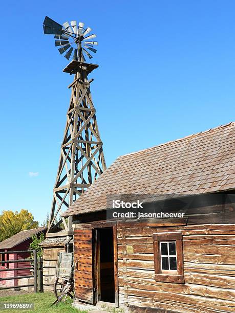 Homestead - zdjęcia stockowe i więcej obrazów Bez ludzi - Bez ludzi, Budowla mieszkaniowa, Budynek z zewnątrz