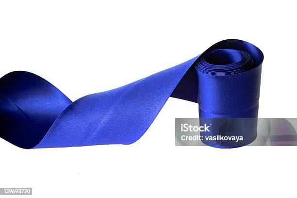 Azul Ribbon Foto de stock y más banco de imágenes de Acurrucado - Acurrucado, Alardear, Alegría