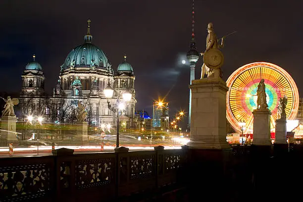 Berlin Cathedral with ferris wheel and Schlossbruecke in December 2005