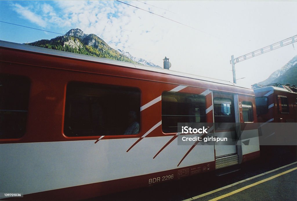 Al salir de la estación de tren - Foto de stock de Aire libre libre de derechos