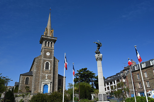 The church of Notre-Dame d'Émeraude in Dinard and the war memorial