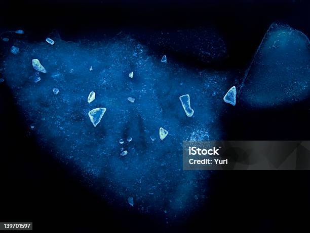 フローティング Iceflakes - しずくのストックフォトや画像を多数ご用意 - しずく, オーガニック, オーラ