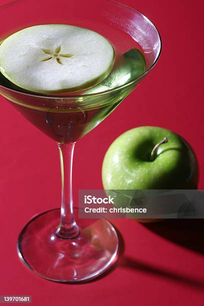 Apfelholic Stockfoto und mehr Bilder von Alkoholisches Getränk - Alkoholisches Getränk, Apfel, Appletini