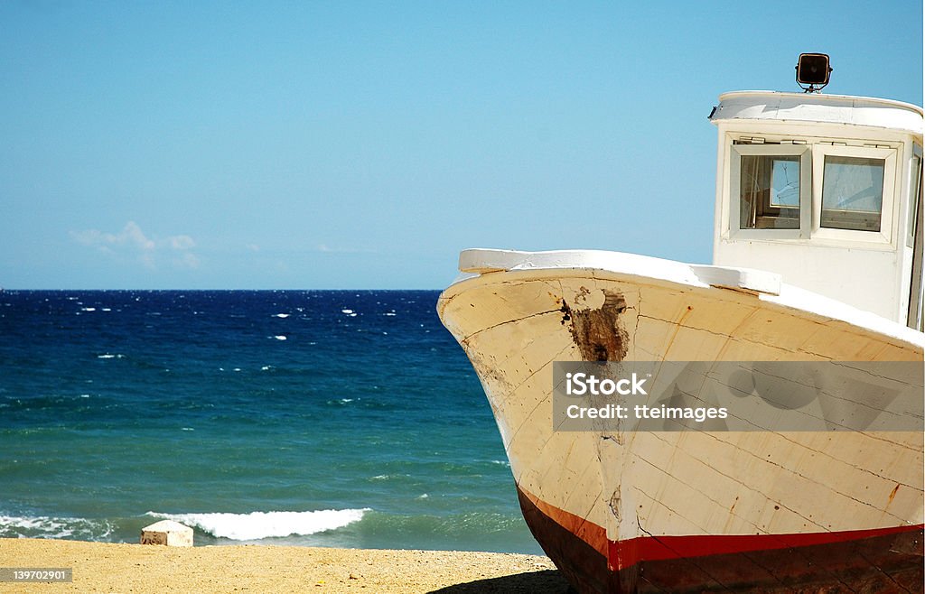 Boot an Land - Lizenzfrei Blau Stock-Foto