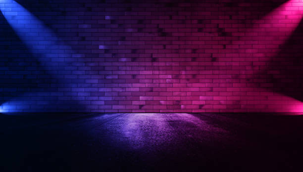 raggi luce al neon sul muro di mattoni al neon con fumo - karaoke foto e immagini stock