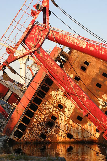 istock Wreck in the Harbour of Istanbul 139703294