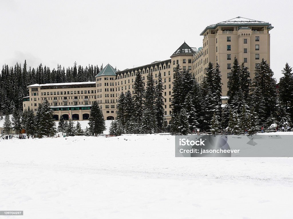 Chateau Lake Louise in inverno - Foto stock royalty-free di Acqua