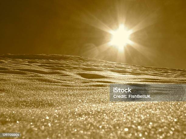 Foto de Sépia Sol Refração Neve e mais fotos de stock de Alpes europeus - Alpes europeus, Calor, Cena de tranquilidade