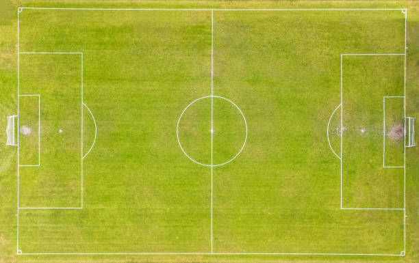 istock Empty Green Soccer voetbalveld luchtfoto 1397051874