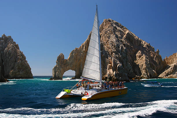 vela em arco do cabo san lucas - lot imagens e fotografias de stock