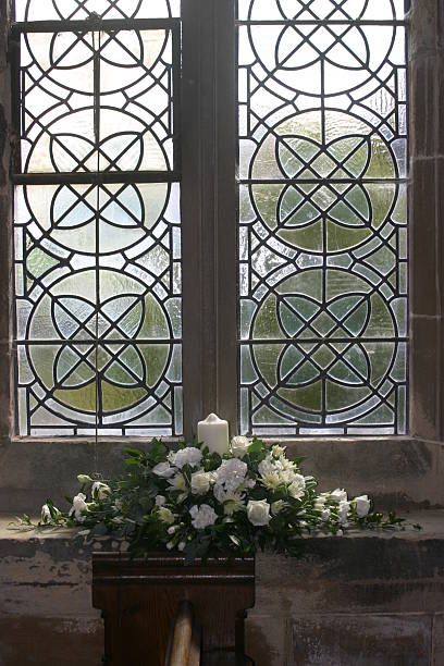 schaufenster-design - rose window window church built structure stock-fotos und bilder