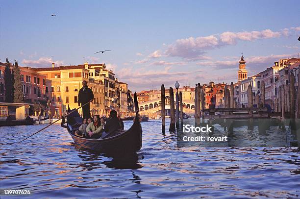 ゴンドラリアルト橋 - いかりのストックフォトや画像を多数ご用意 - いかり, イタリア, イタリア文化