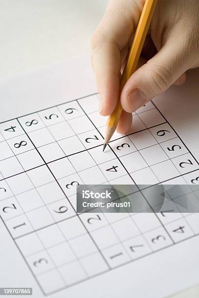 Foto de Sudoku e mais fotos de stock de Arte, Cultura e Espetáculo - Arte, Cultura e Espetáculo, Competição, Divertimento