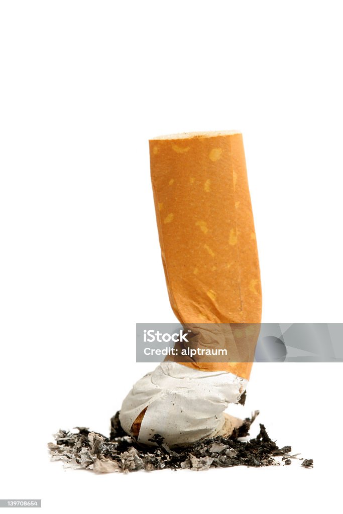 Niedopałek papierosa - Zbiór zdjęć royalty-free (Niedopałek papierosa)