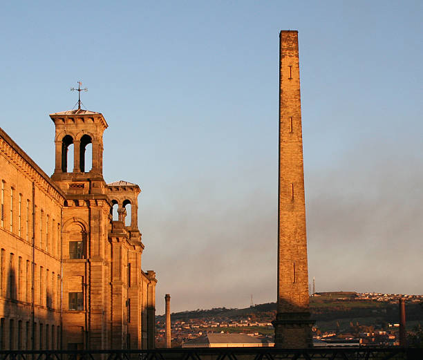 магния mill в saltaire, йоркшир - west yorkshire стоковые фото и изображения