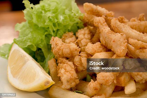 Foto de Lula Frita e mais fotos de stock de Peixe - Peixe, Empanado, Frito