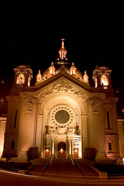 istock Cathedral of St. Paul 139709704