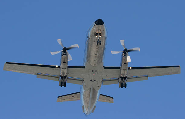 Velivoli aereo sopra la testa - foto stock