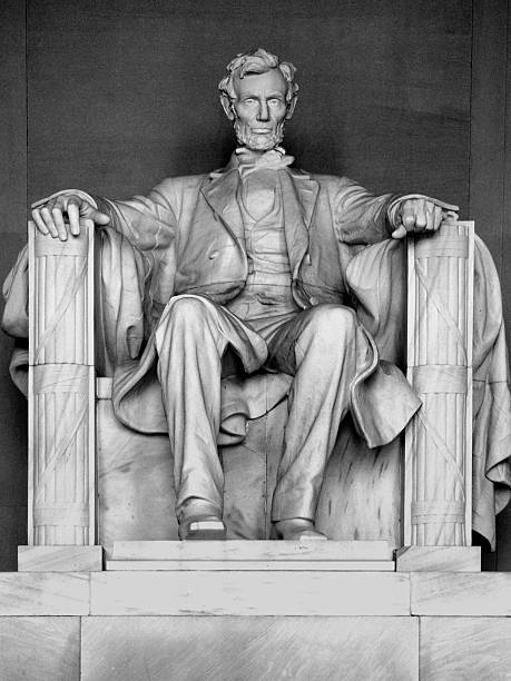 istock Sculpture of Abraham Lincoln 139709976