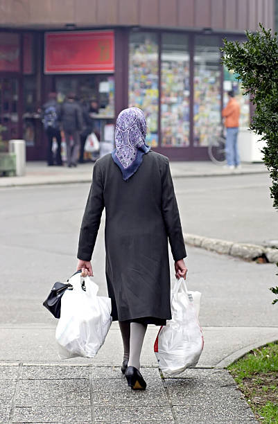 istock Shopping bags 2 139710485