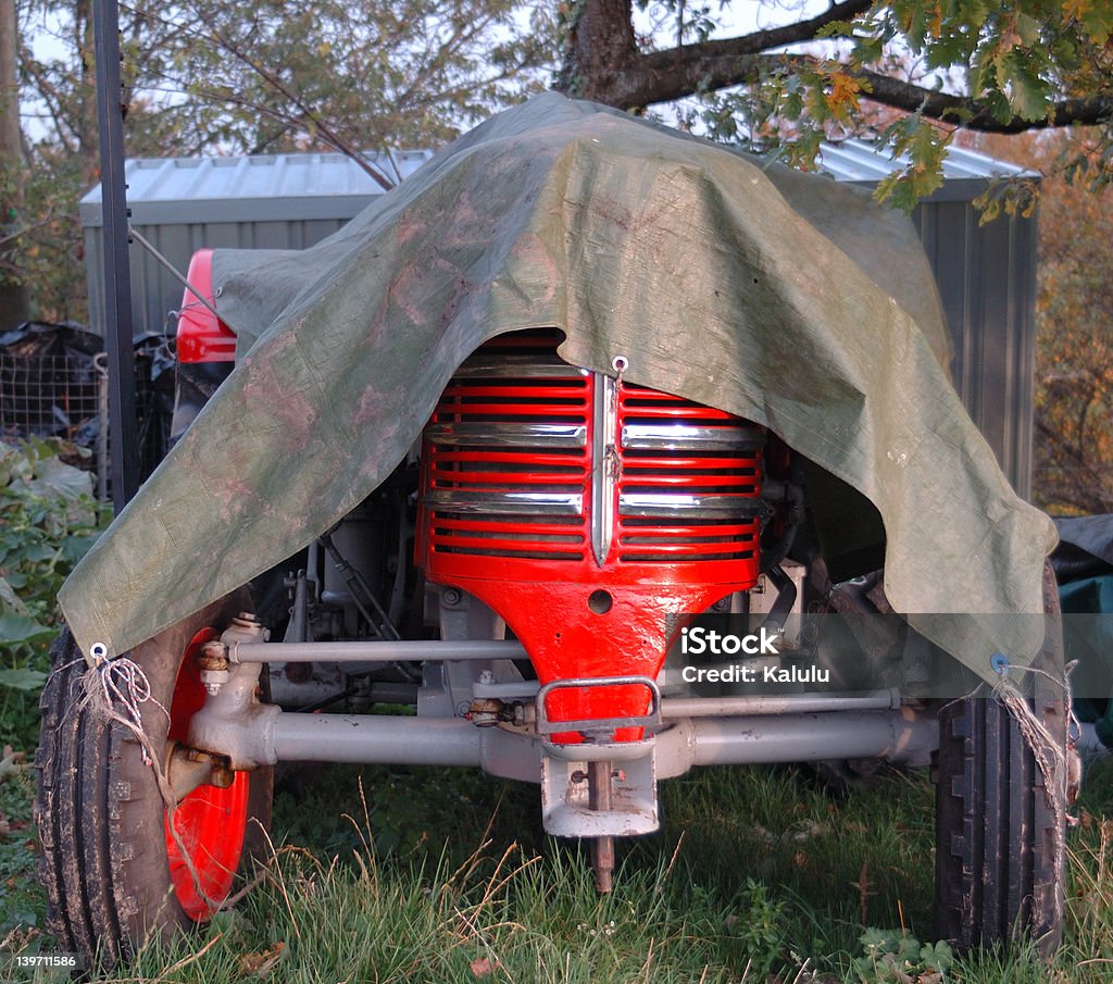 Tracteur couvert - Photo de Bâche libre de droits