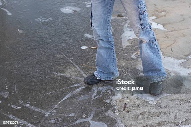 Brokenice Stockfoto und mehr Bilder von Dünn - Dünn, Eis, Abstrakt